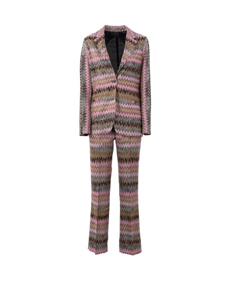 Shop MISSONI  Blazer: Missoni blazer in maglia di viscosa chevron lamé.
Blazer monopetto.
Misto viscosa lavorazione raschel.
Motivo zig zag lamé.
Tasche a filetto.
Spacco posteriore.
Composizione: 71%Viscosa, 22%Fibra Metallizzata, 7%Poliammide.
Made in Italy.. DS24WF06 BR00YF-S415L